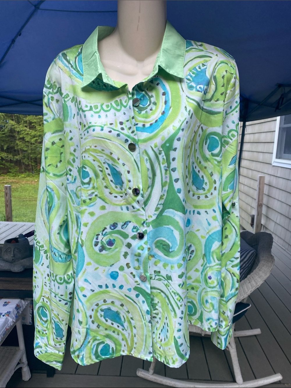 NWT Vibrant Green & Aqua Swirl Button-Up Blouse